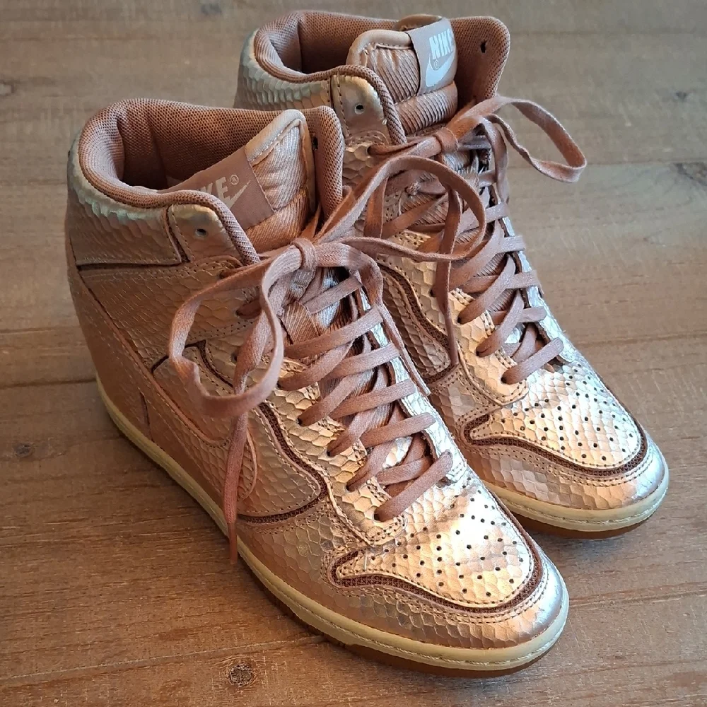 Nike Women's Premium Sky High/Wedge Dunks in Rose Gold Snakeskin (Size US 5.5) - Picture 3 of 11
